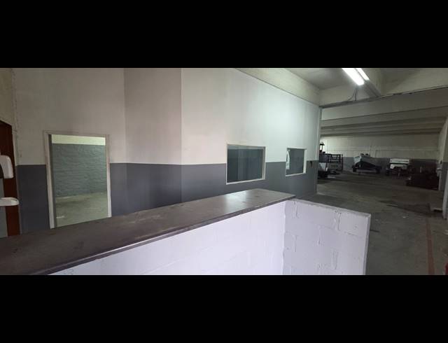 318M² WAREHOUSE TO LET IN WELLINGTON CENTRAL